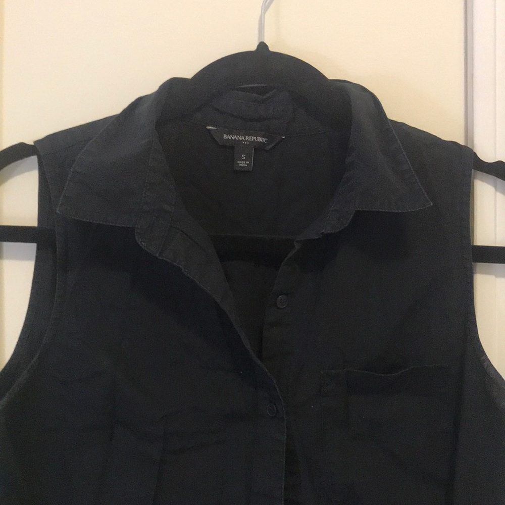 Black Sleeveless Top